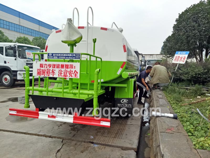 東風(fēng)凱普特國六灑水車