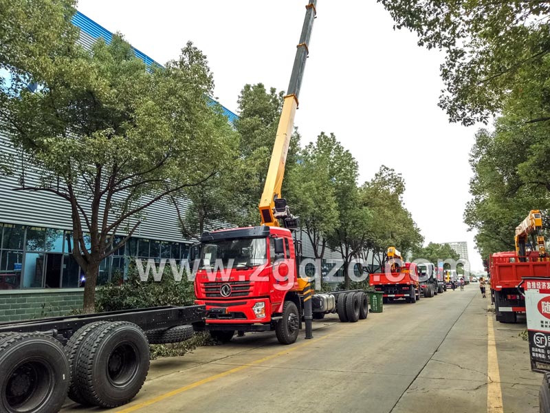 湖北程力集團(tuán)東風(fēng)隨車起重運輸