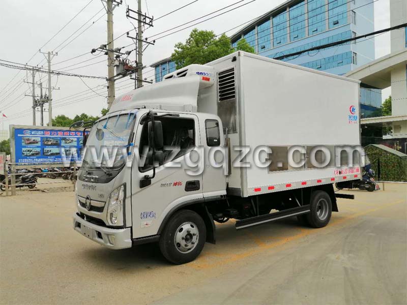 程力集團(tuán)雞苗運(yùn)輸車
